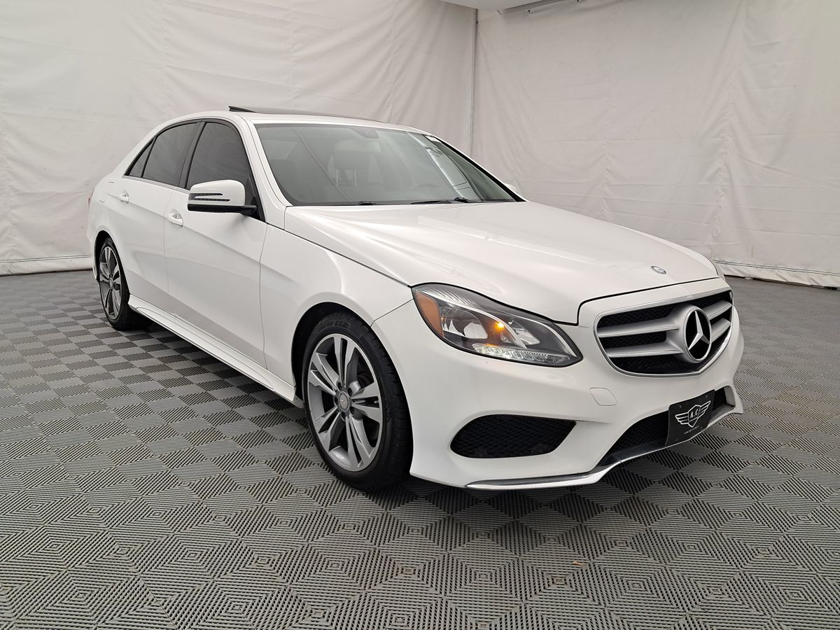 2016 Mercedes Benz E 350 4MATIC Sedan AMG photo 3