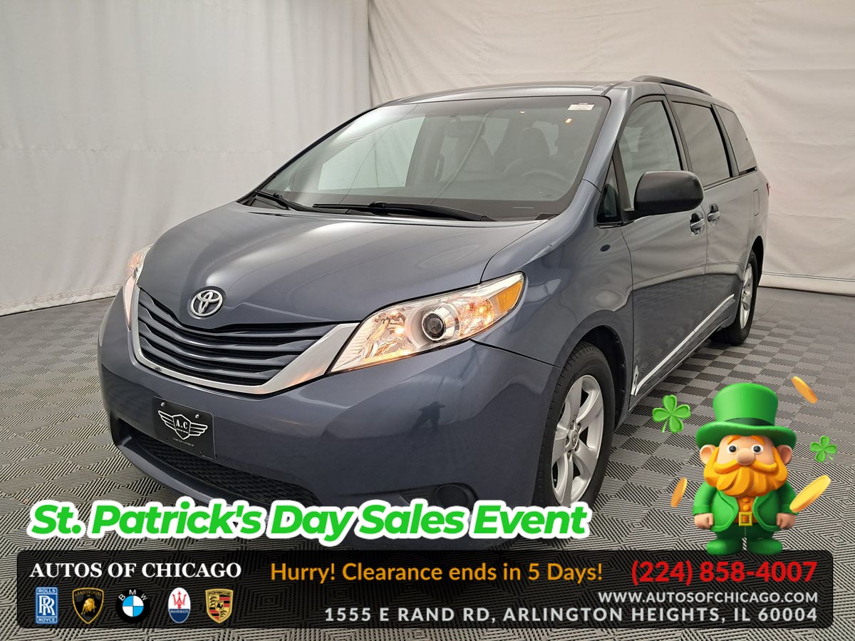 2016 Toyota Sienna XLE 7-Passenger Auto Access Seat