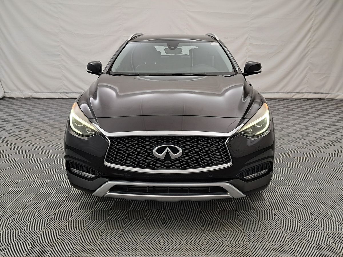 2017 Infiniti QX30 Premium photo 2