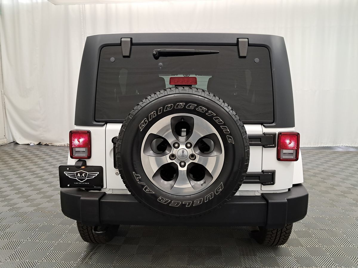 2018 Jeep Wrangler Unlimited Sahara photo 3