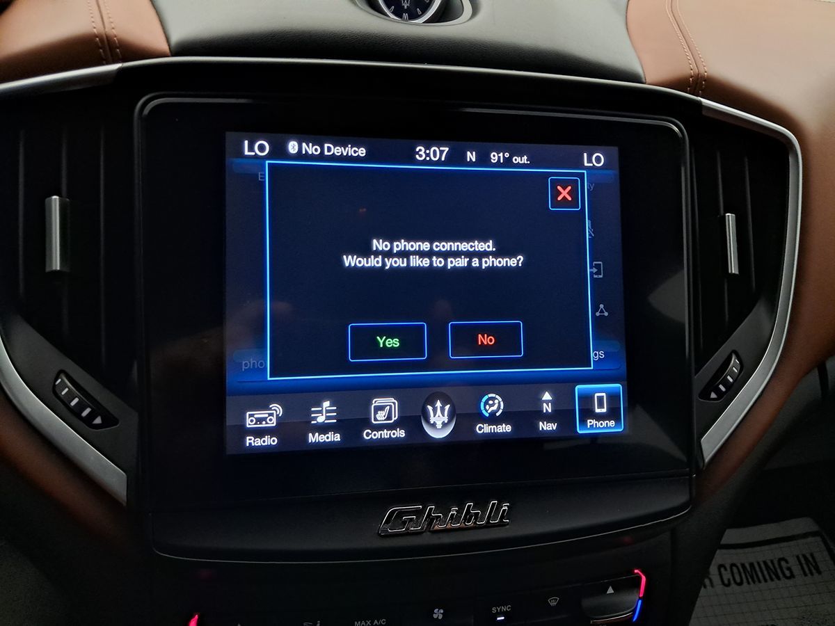 2017 Maserati Ghibli photo 17