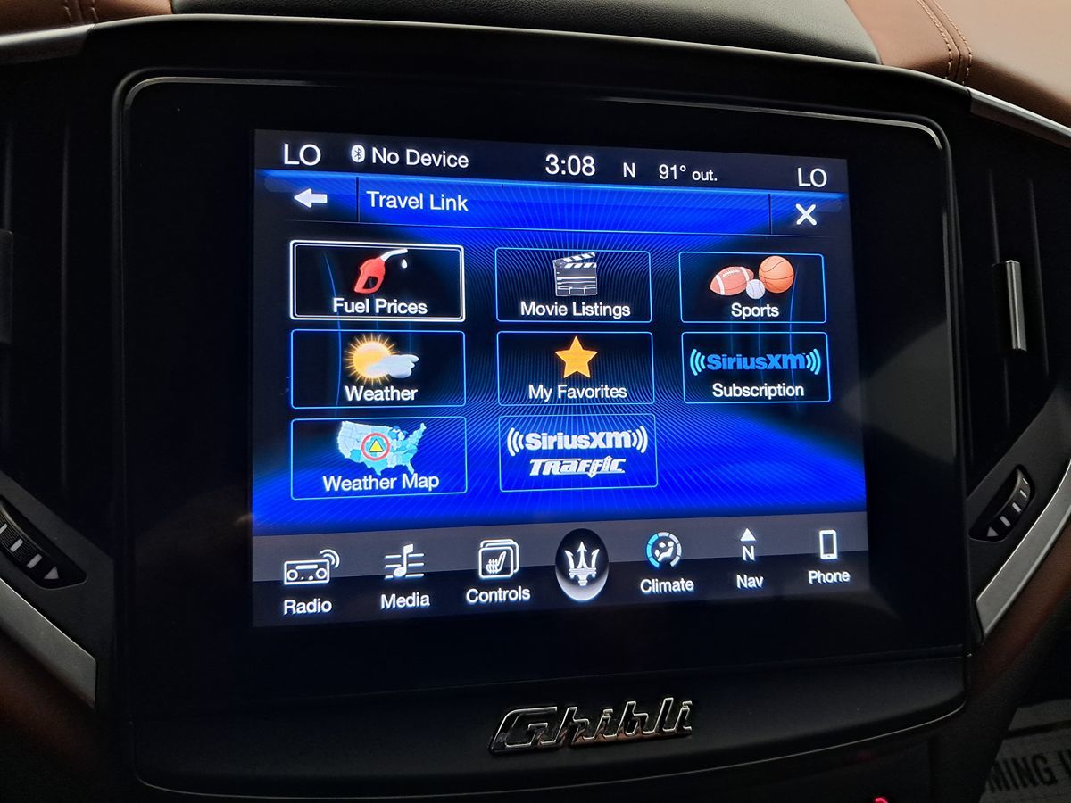 2017 Maserati Ghibli photo 18