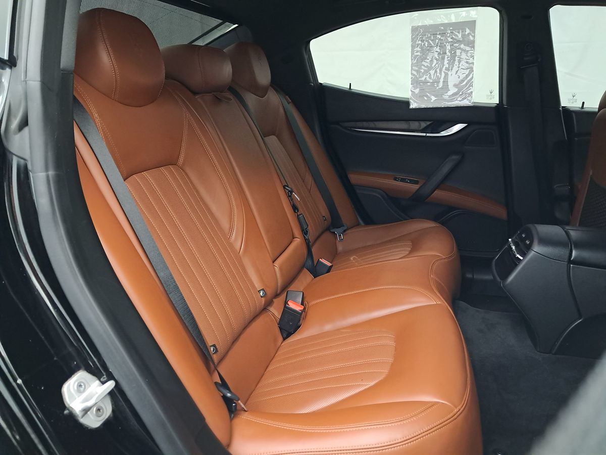 2017 Maserati Ghibli photo 23