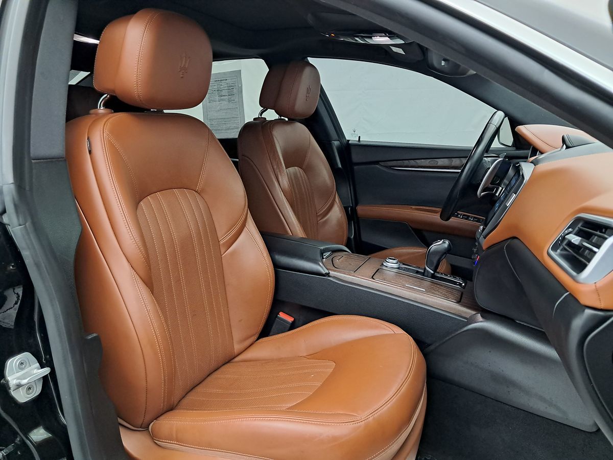 2017 Maserati Ghibli photo 24