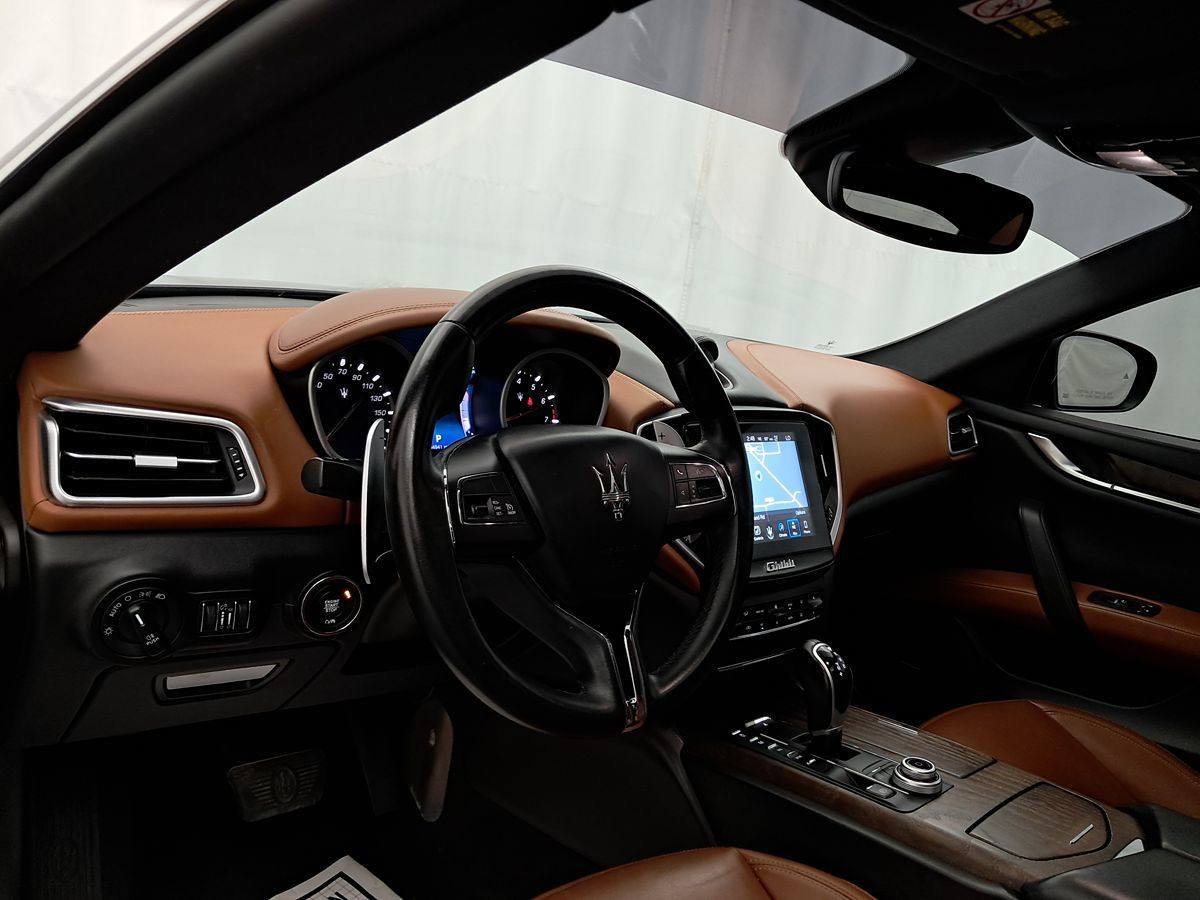 2017 Maserati Ghibli photo 4