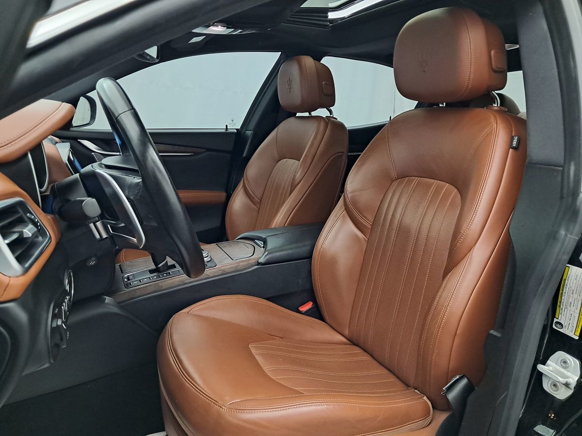 2017 Maserati Ghibli photo 5