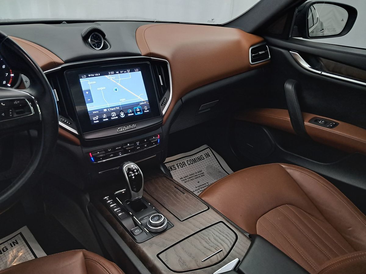 2017 Maserati Ghibli photo 10
