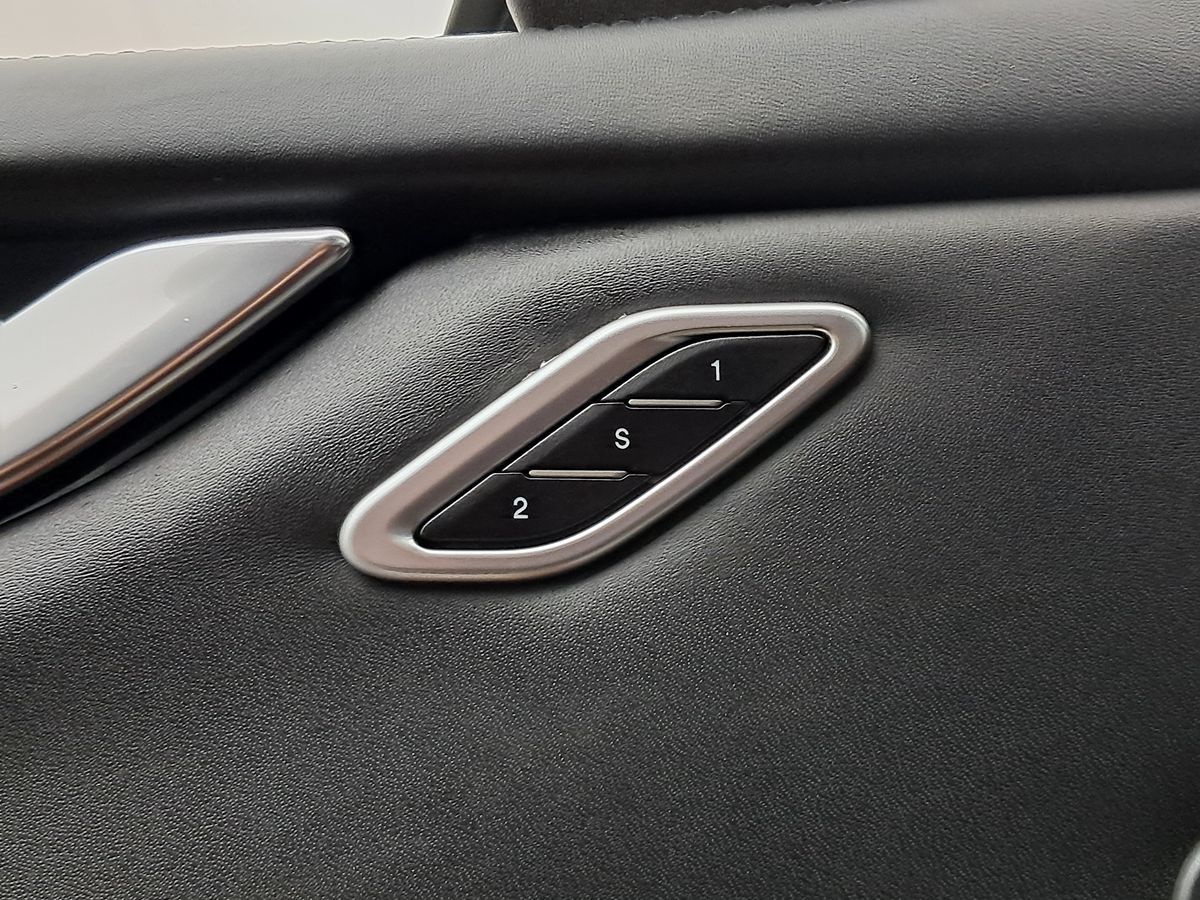 2017 Maserati Ghibli photo 8