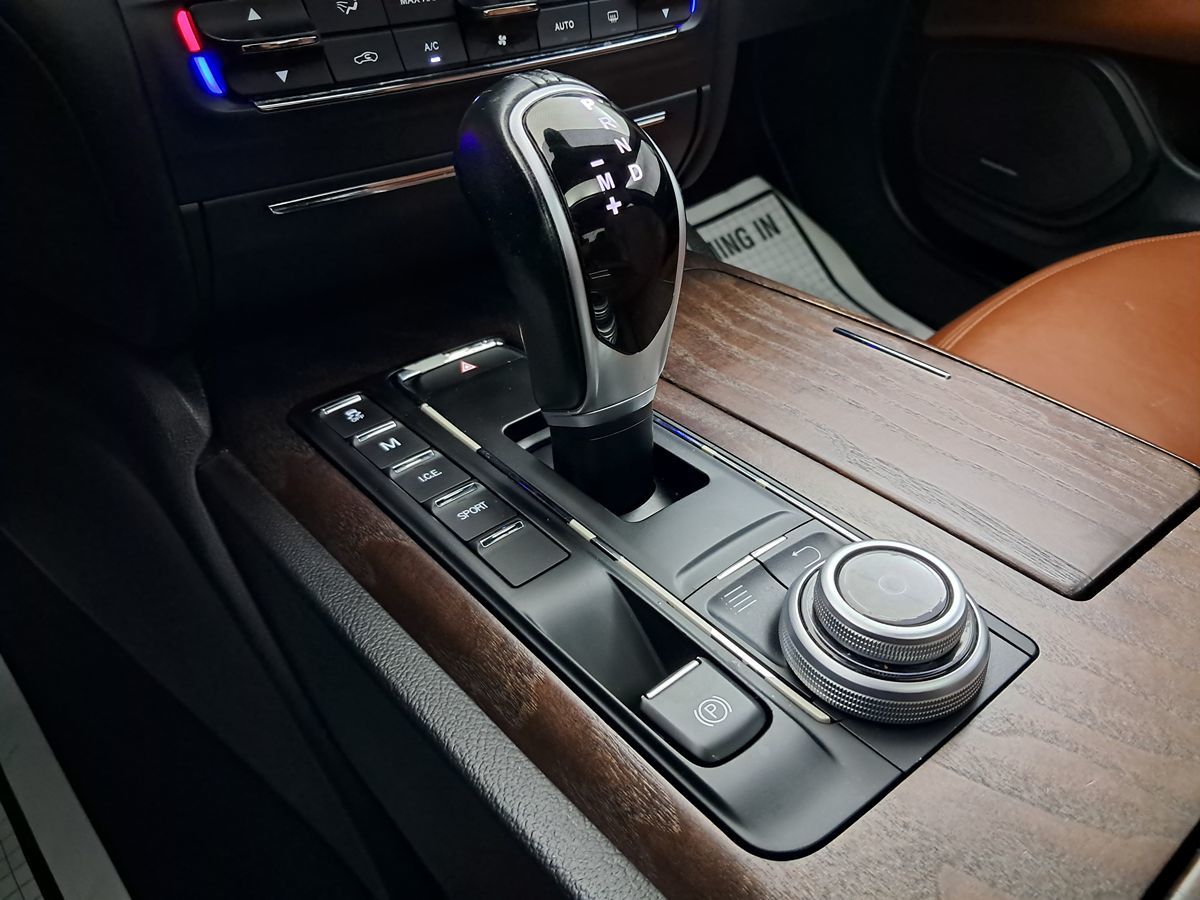 2017 Maserati Ghibli photo 20