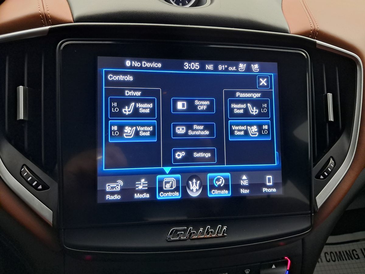 2017 Maserati Ghibli photo 16