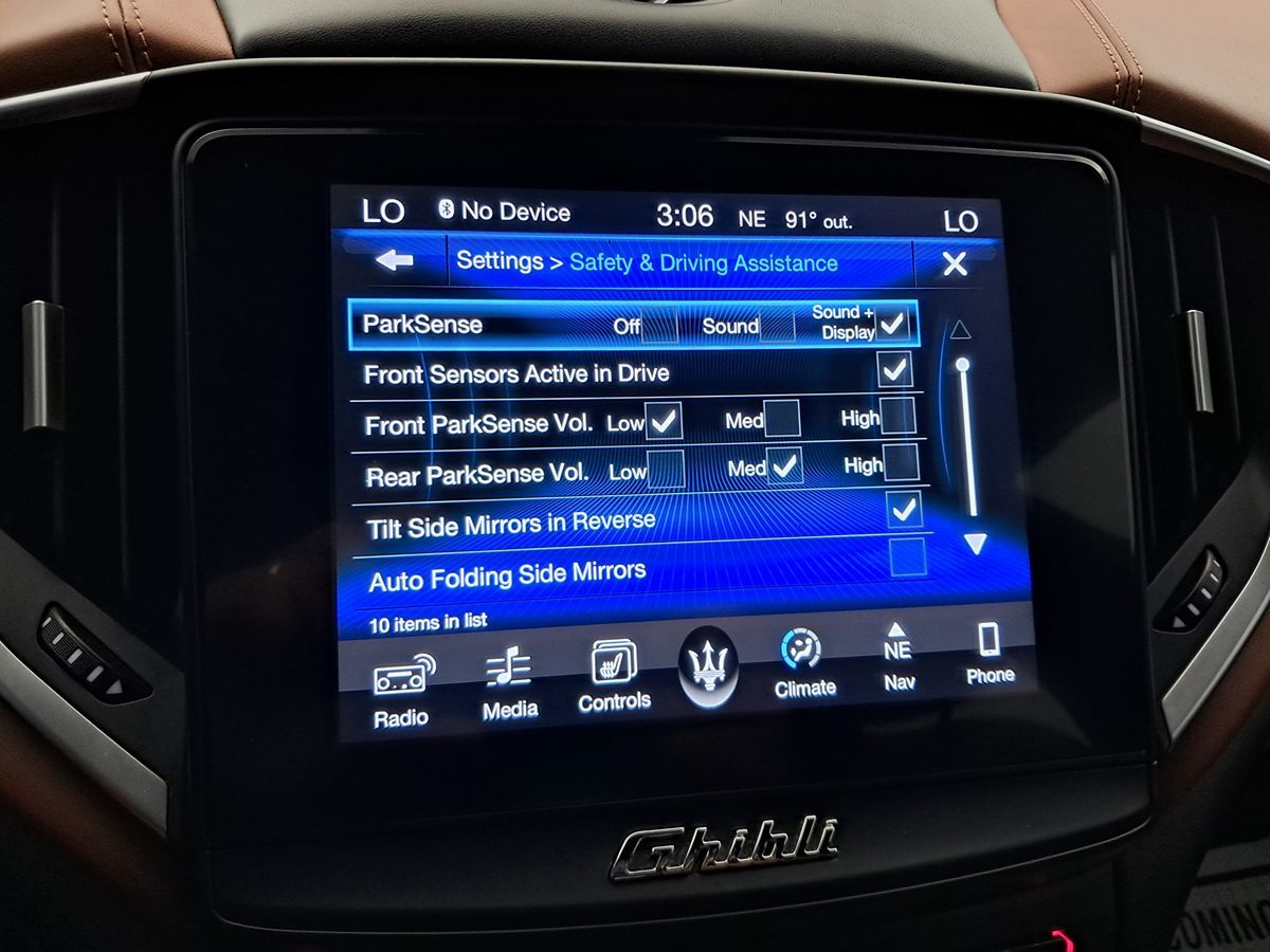 2017 Maserati Ghibli photo 13