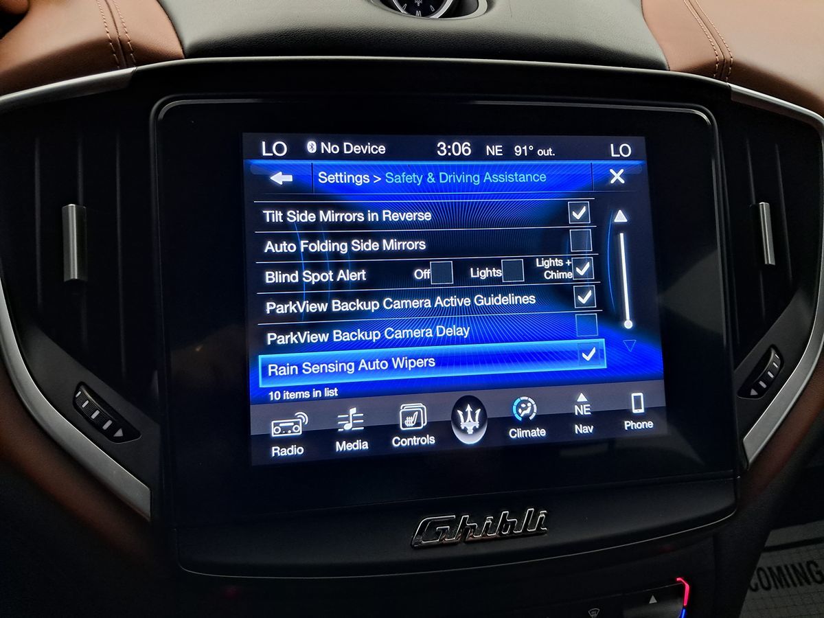 2017 Maserati Ghibli photo 14