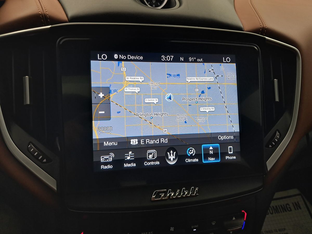 2017 Maserati Ghibli photo 11