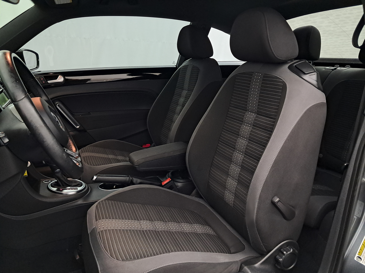 2013 Volkswagen Beetle Turbo photo 3