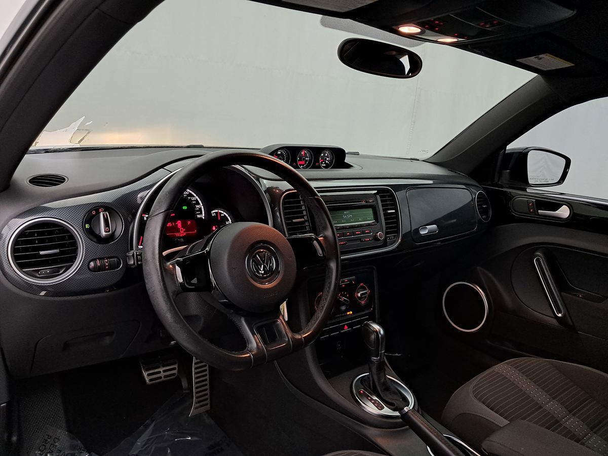 2013 Volkswagen Beetle Turbo photo 2