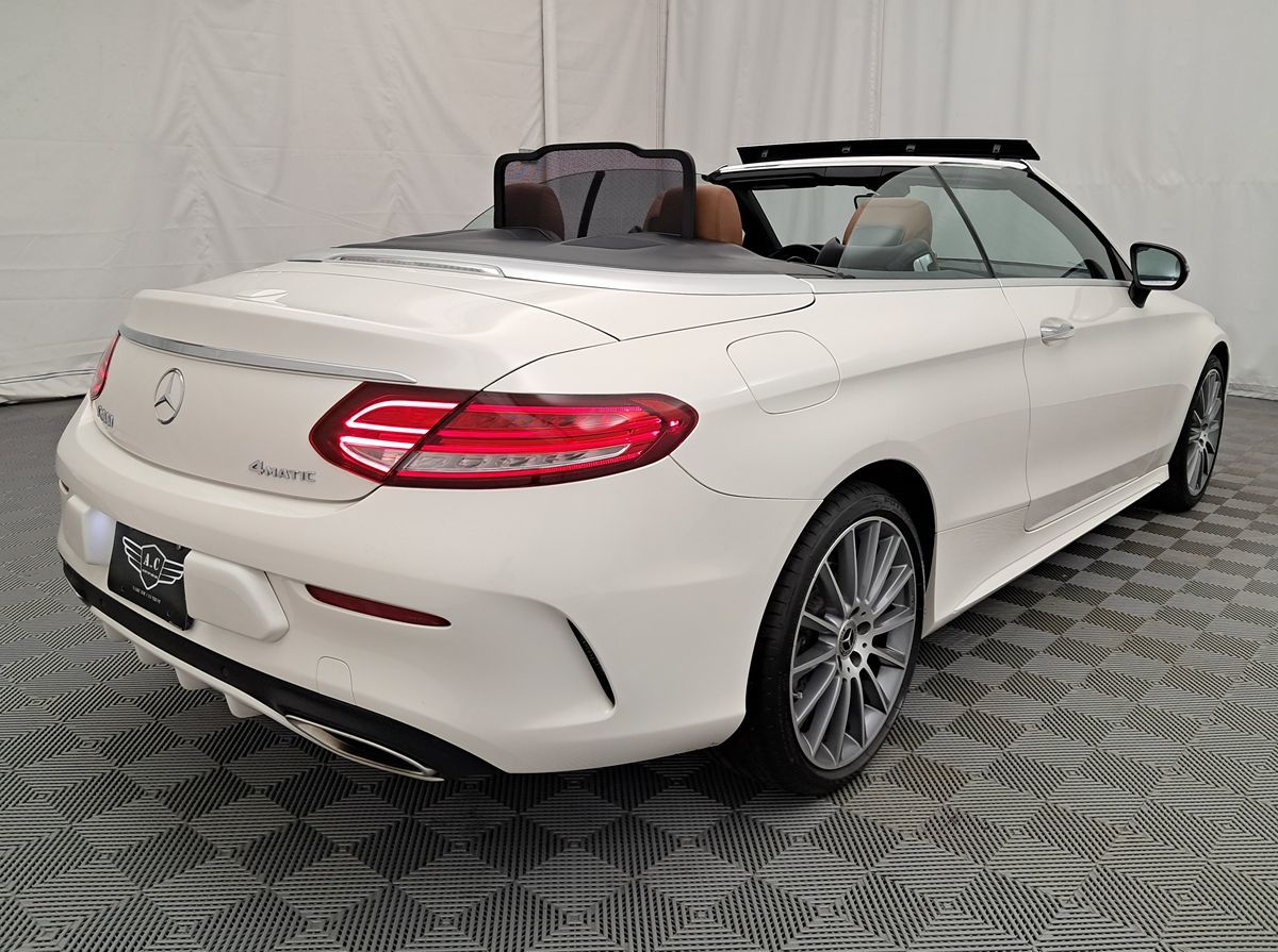 2018 Mercedes Benz C 300 photo 4