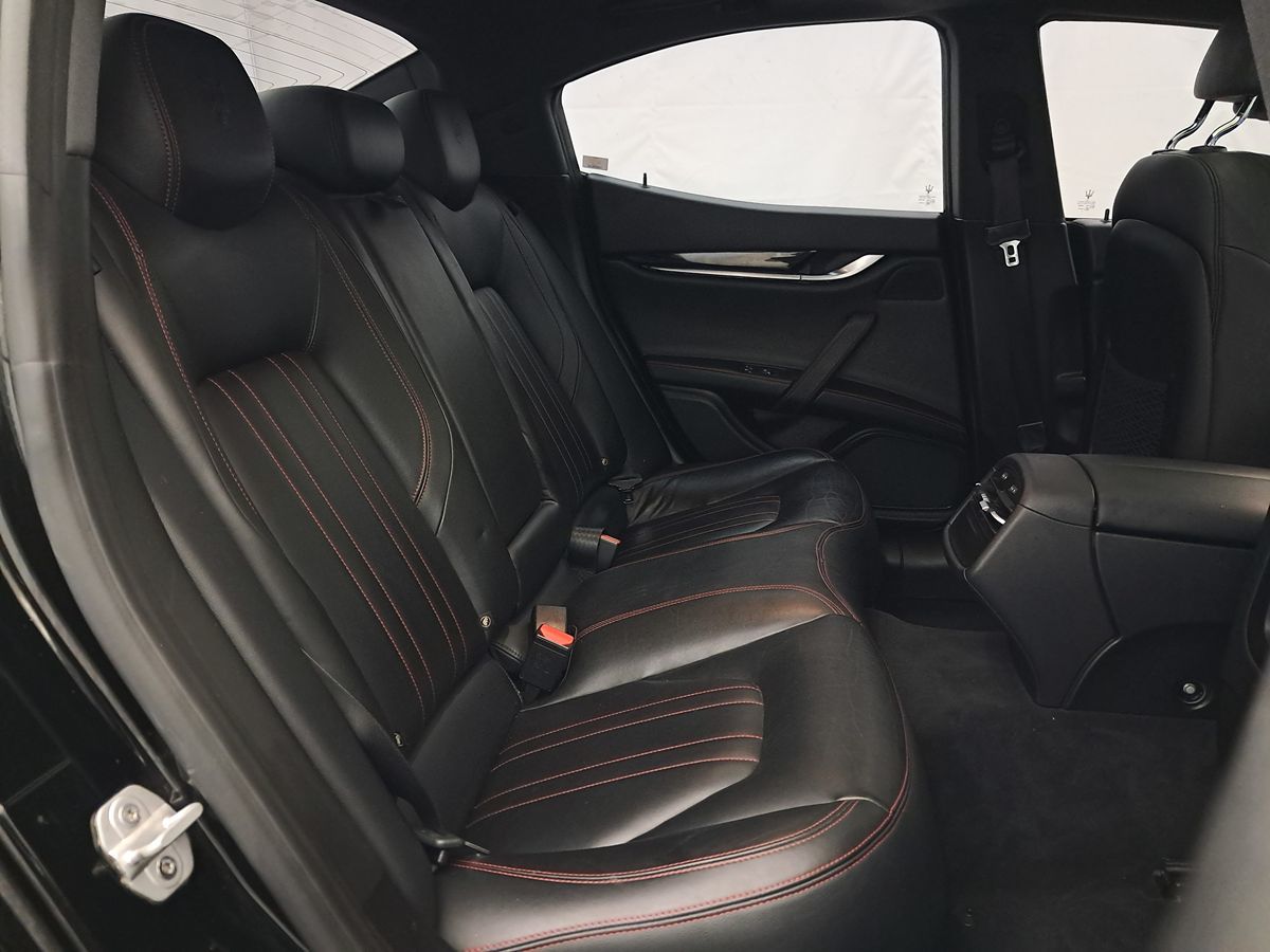 2017 Maserati Ghibli Q4 photo 23