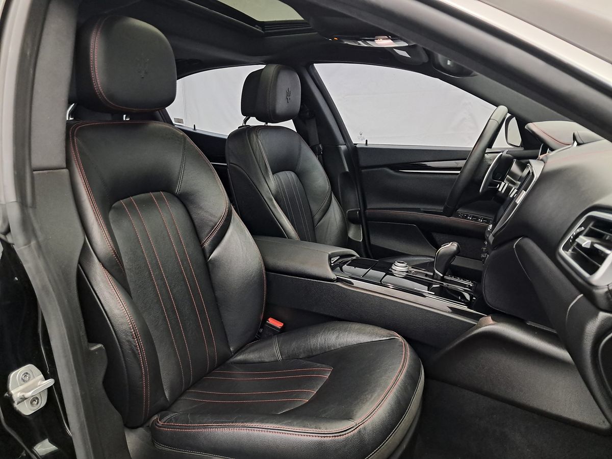 2017 Maserati Ghibli Q4 photo 24