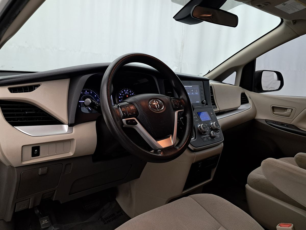 2020 Toyota Sienna photo 4