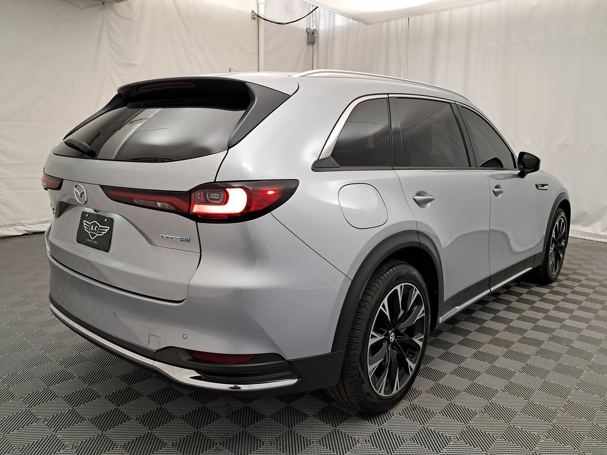 2024 Mazda CX-90 Premium photo 3