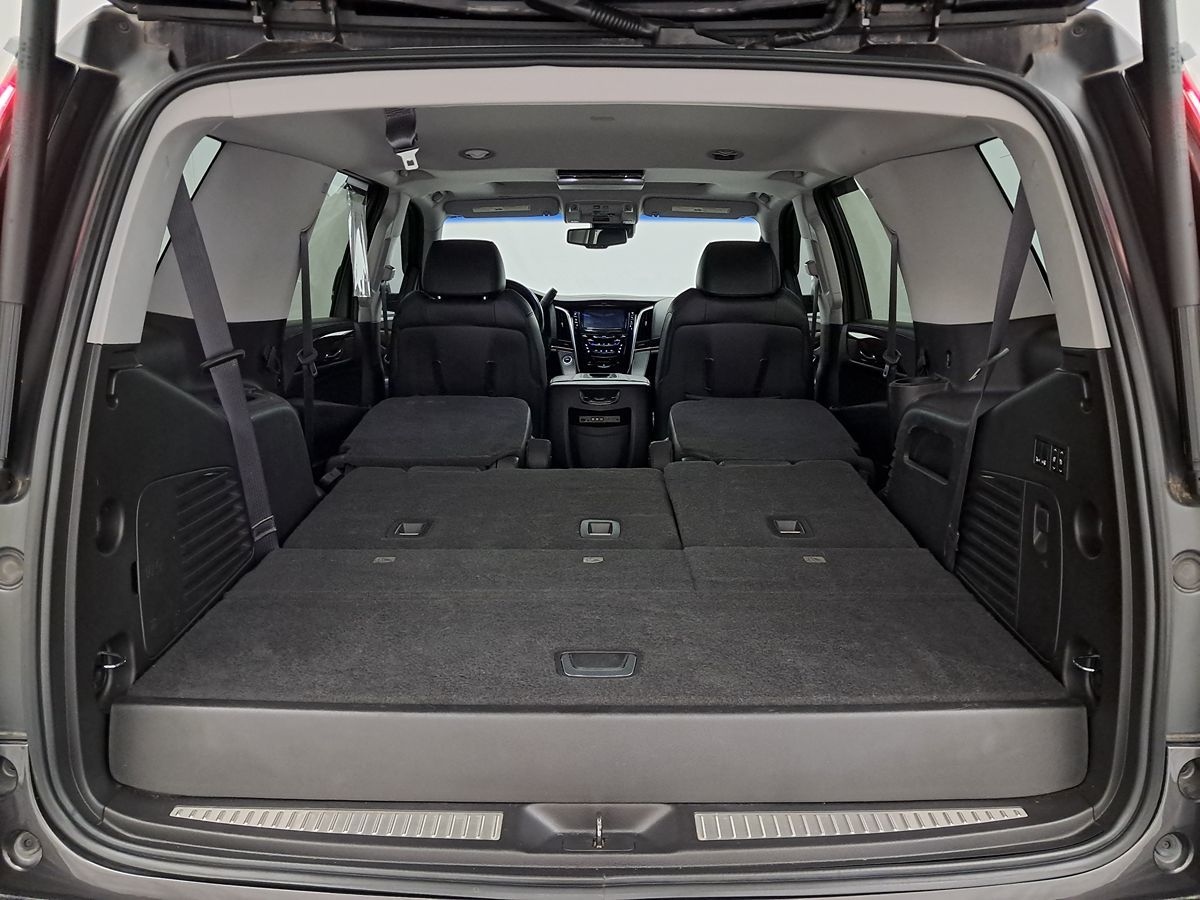 2016 Cadillac Escalade Luxury photo 28