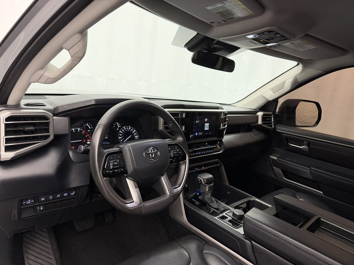 2022 Toyota Tundra SR5 CrewMax photo 4