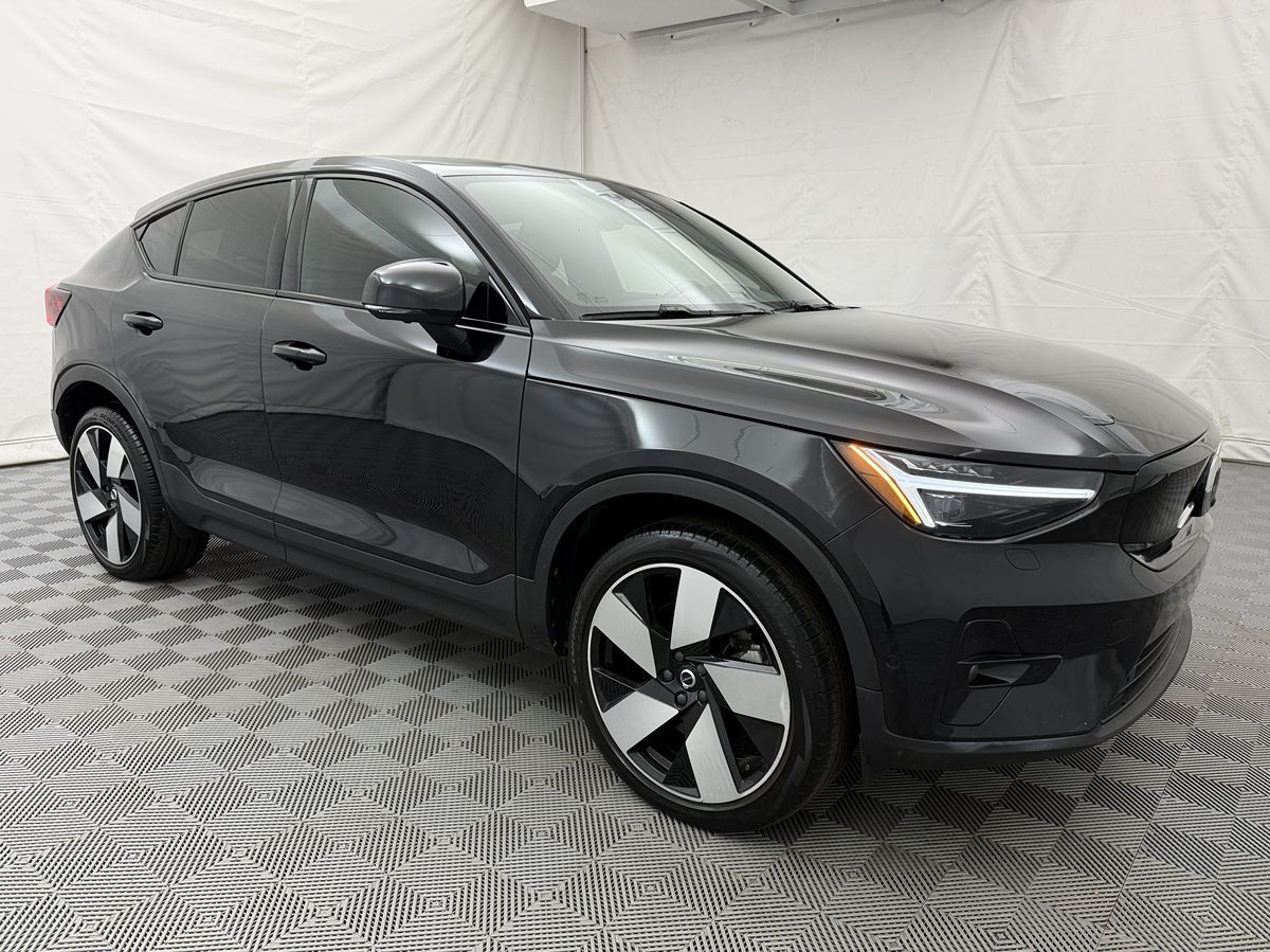 2023 Volvo C40 Ultimate photo 3