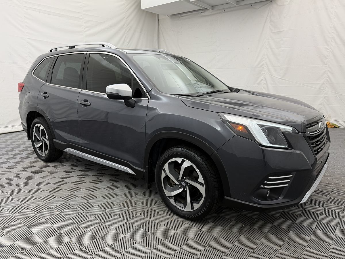 2022 Subaru Forester Touring photo 3