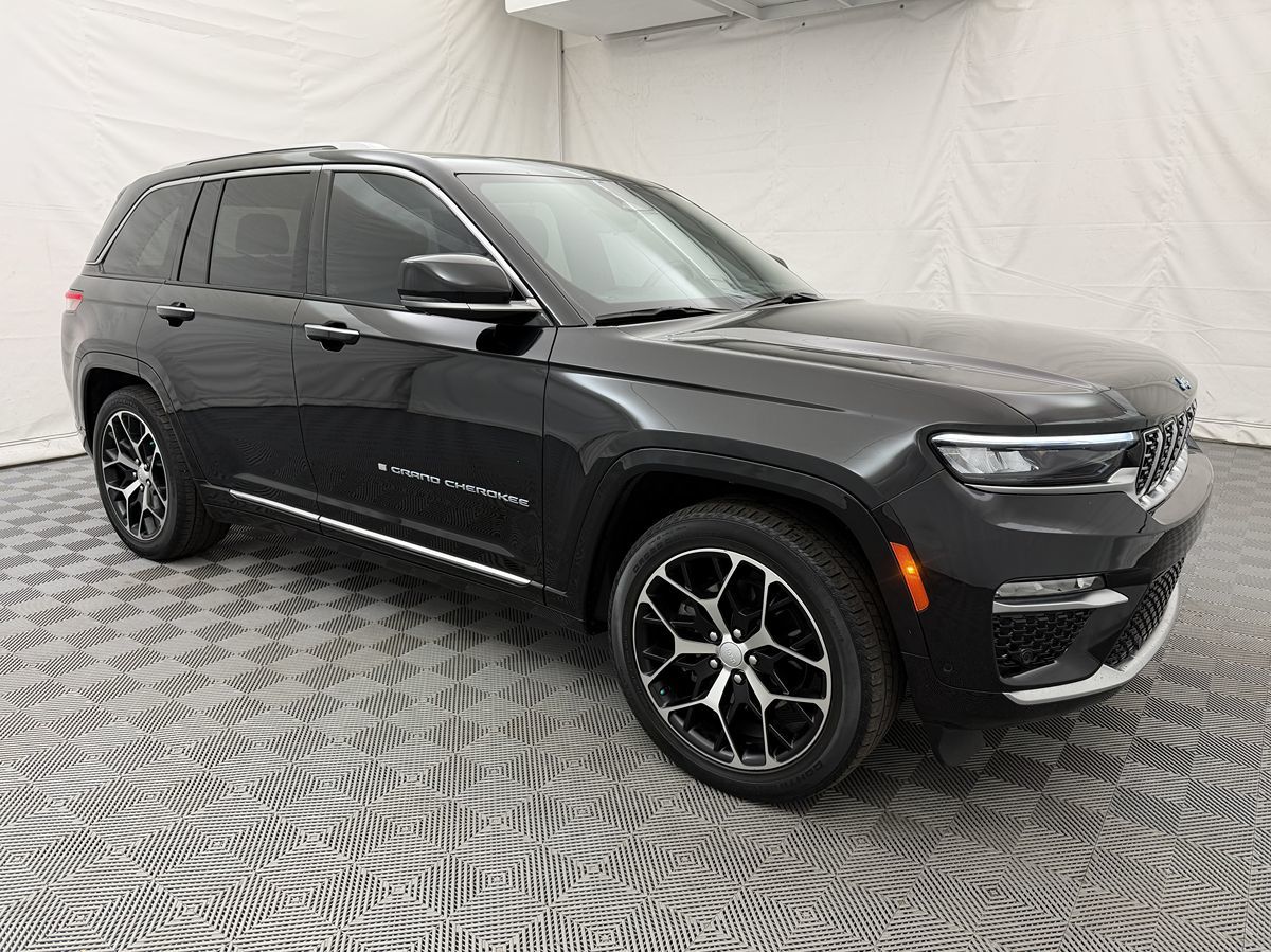 2022 Jeep Grand Cherokee Summit Reserve photo 3
