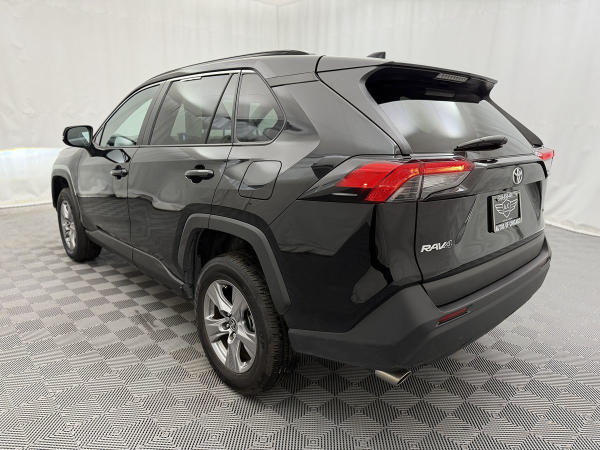 2025 Toyota RAV4 XLE photo 2