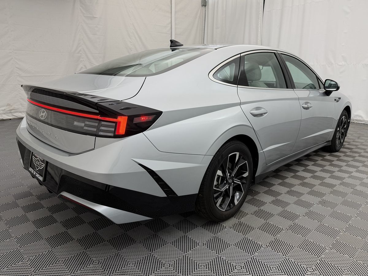 2025 Hyundai Sonata SEL photo 4