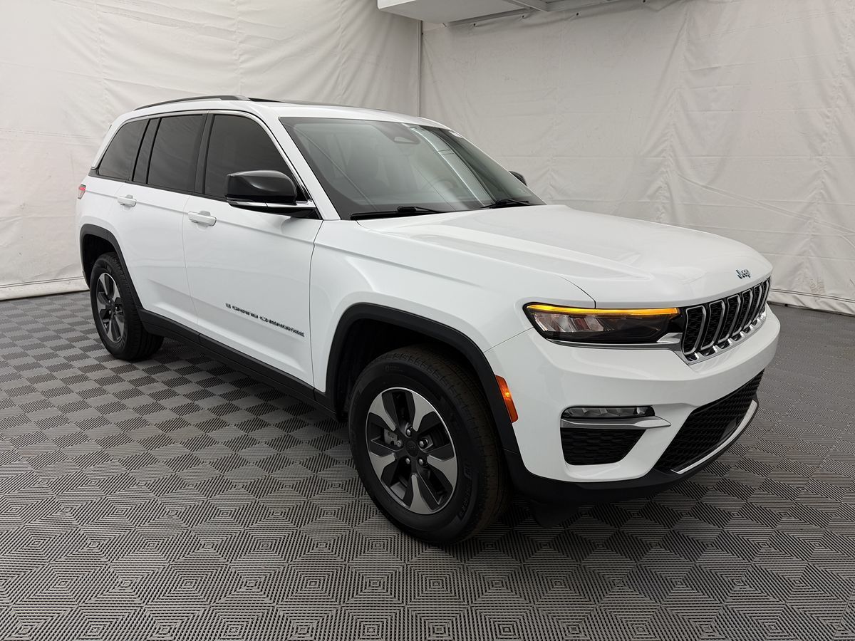 2022 Jeep Cherokee Limited 4xe photo 3