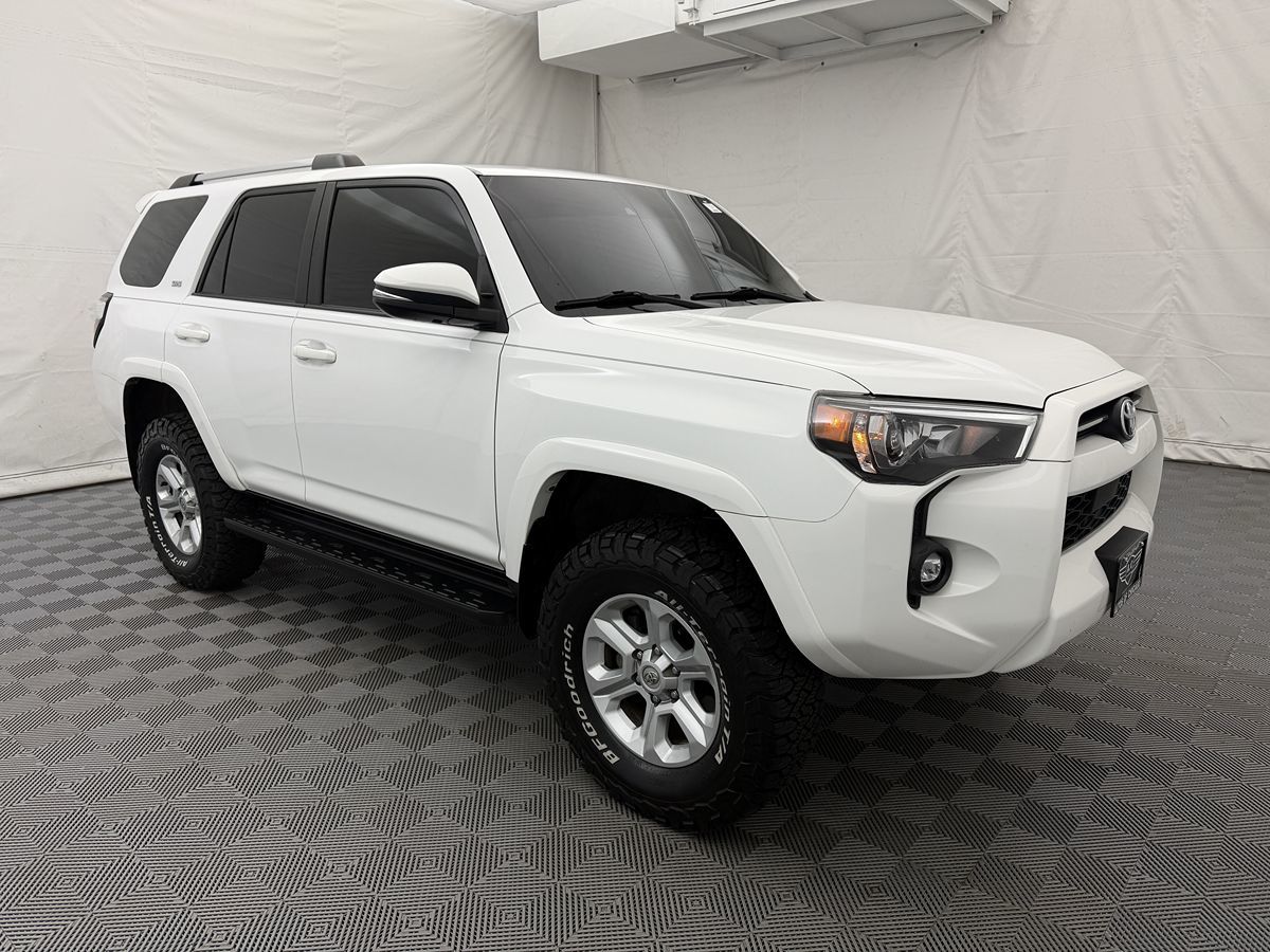 2023 Toyota 4Runner SR5 Premium 4WD photo 3