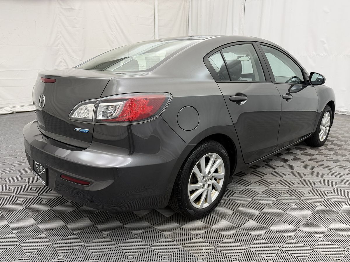 2012 Mazda Mazda3 Touring photo 4