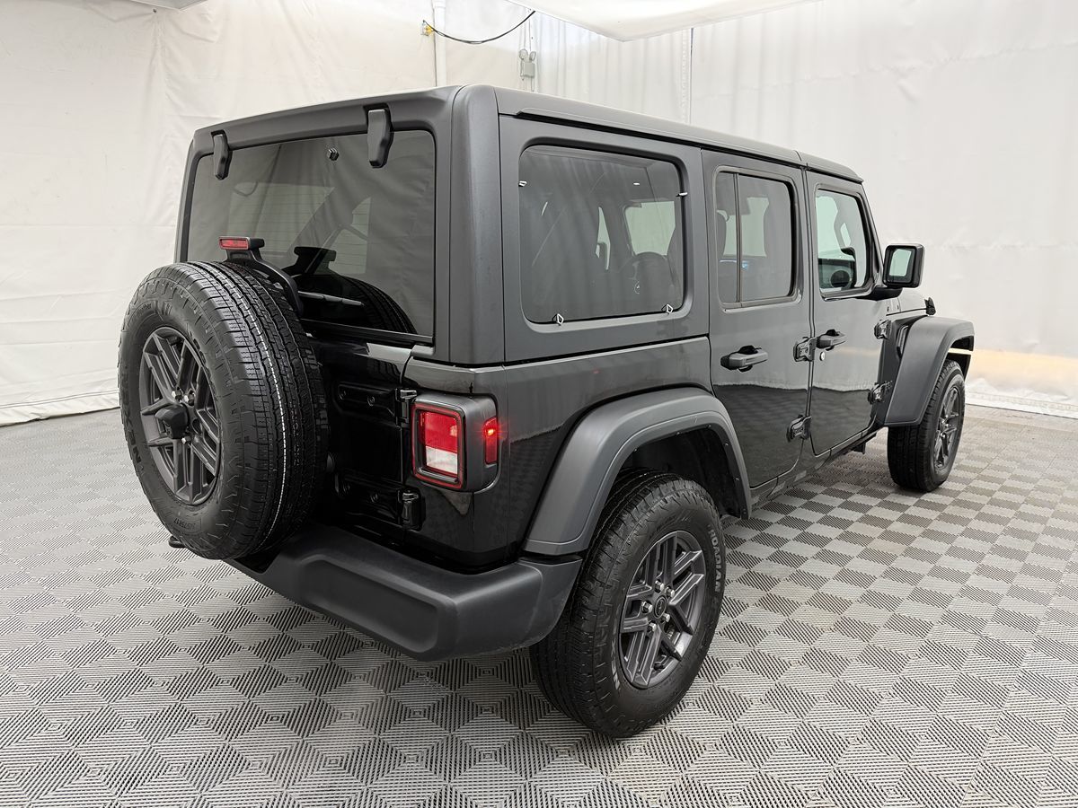 2025 Jeep Wrangler Sport S photo 4