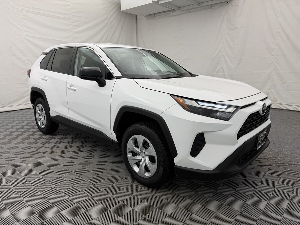 2025 Toyota RAV4 LE photo 3