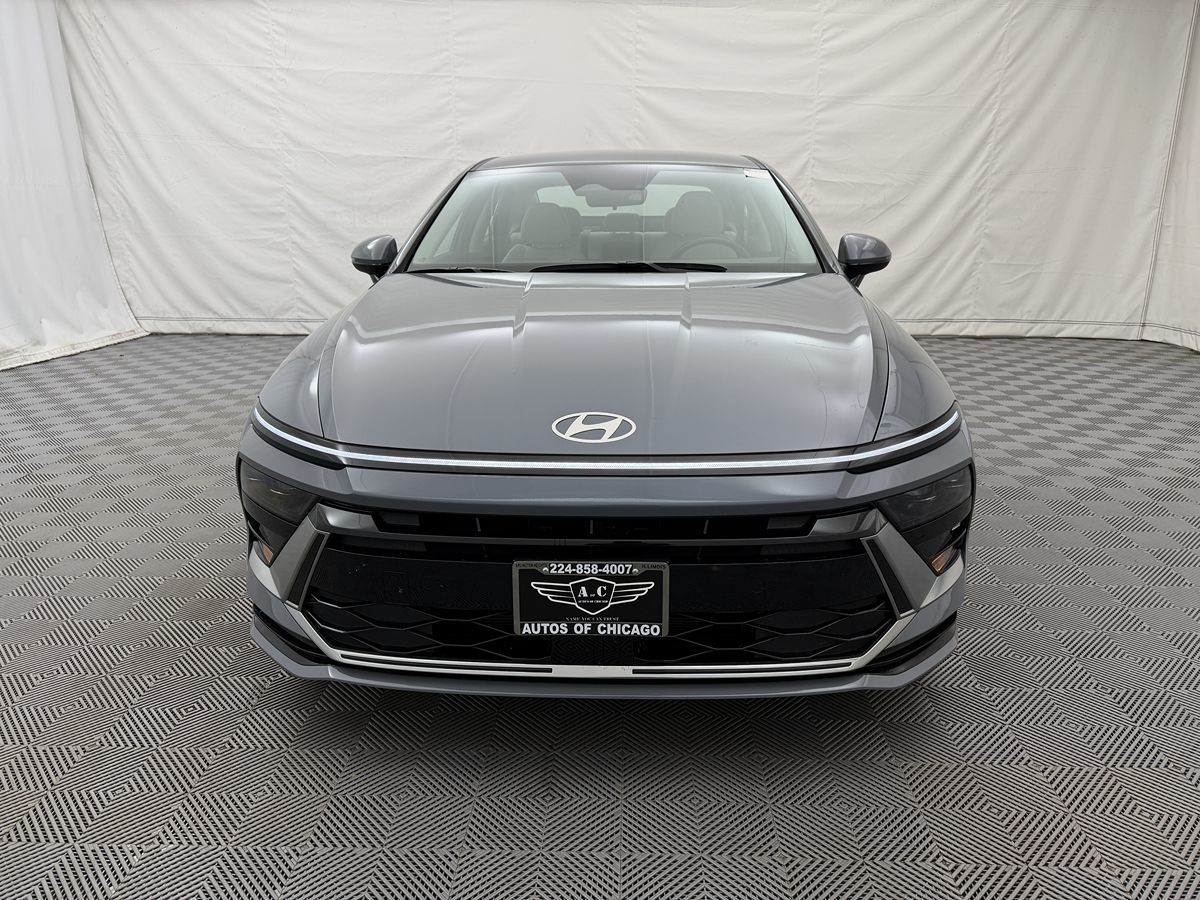 2025 Hyundai Sonata Hybrid SEL photo 2