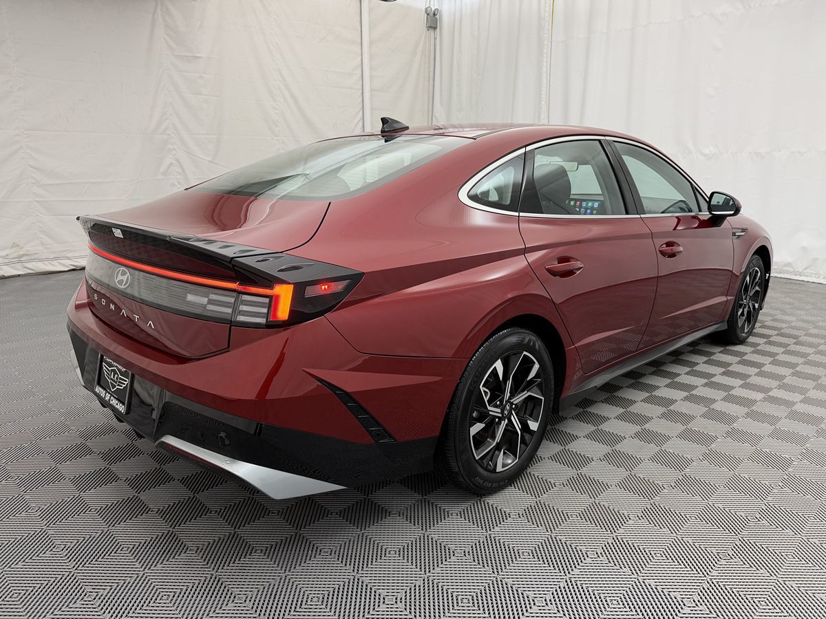 2025 Hyundai Sonata SEL photo 4