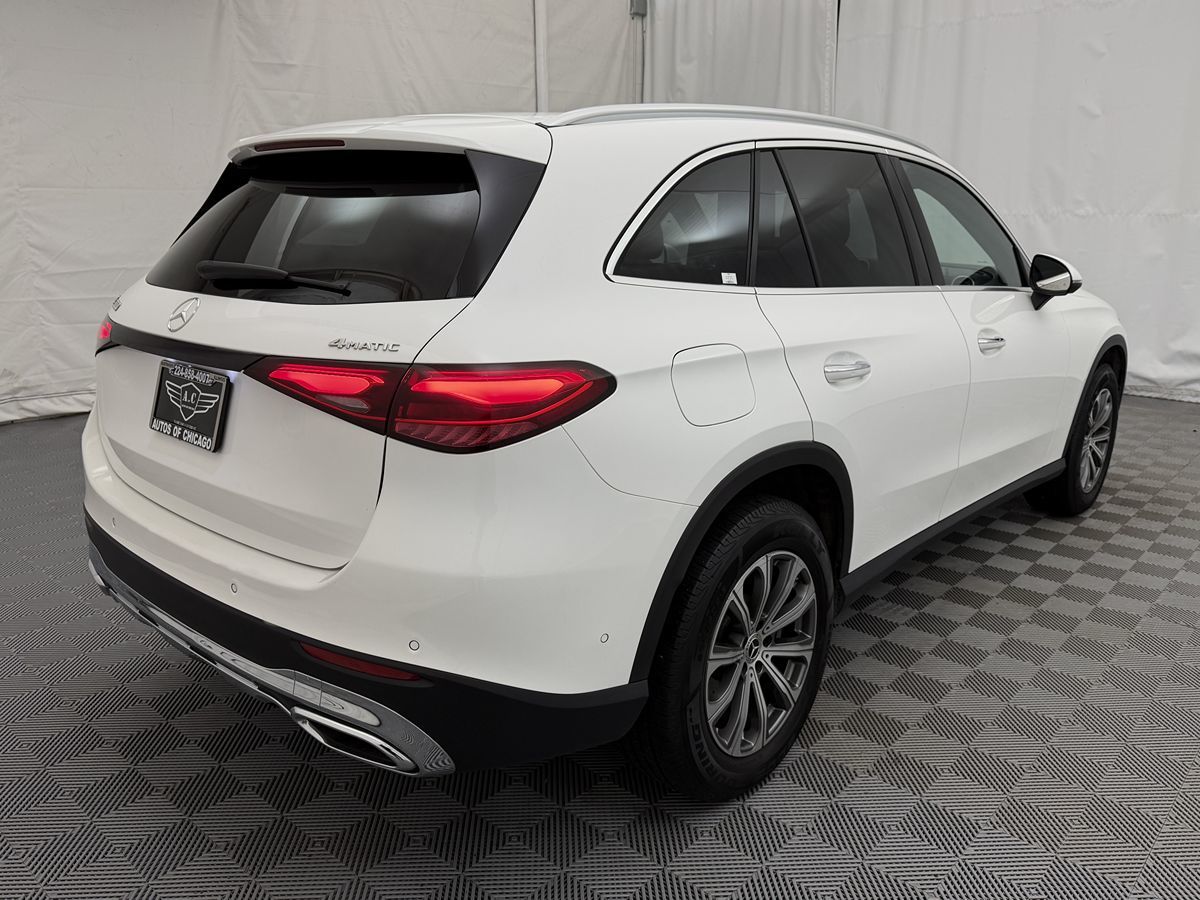 2024 Mercedes Benz GLC 300 4MATIC photo 3