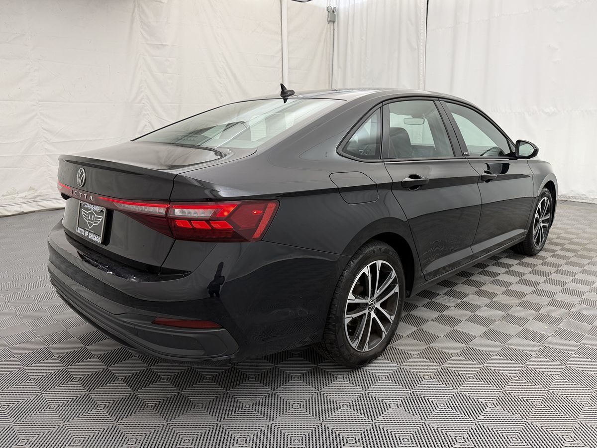 2025 Volkswagen Jetta Sport photo 4