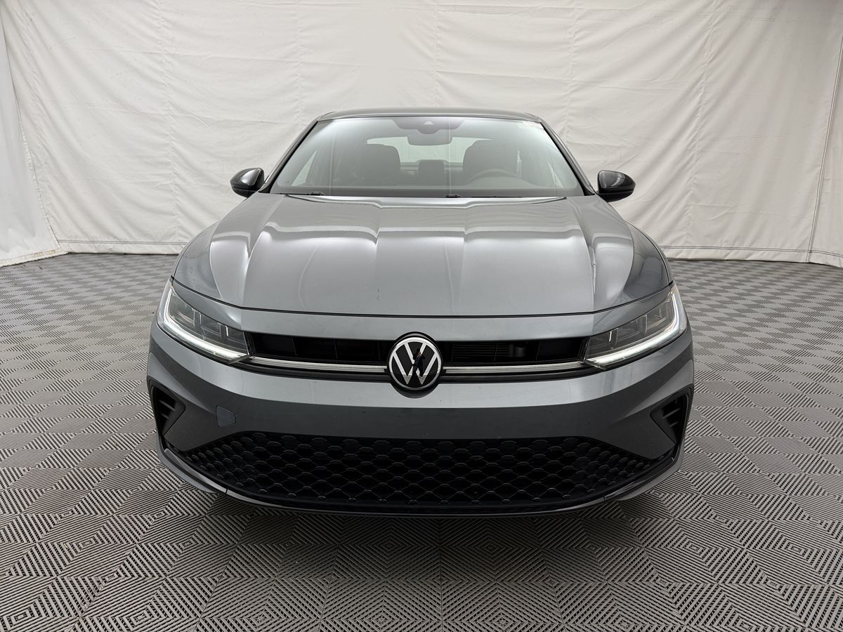 2025 Volkswagen Jetta Sport photo 2