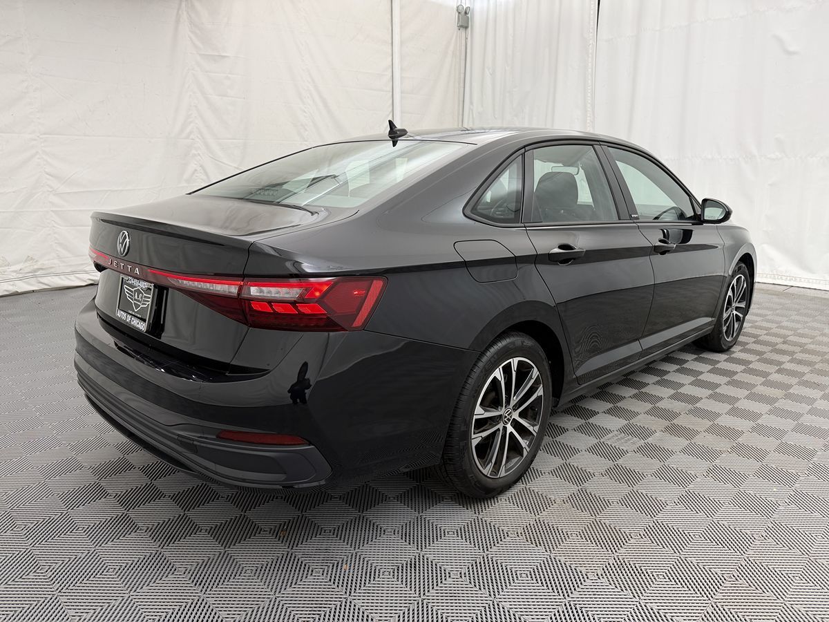 2025 Volkswagen Jetta Sport photo 4