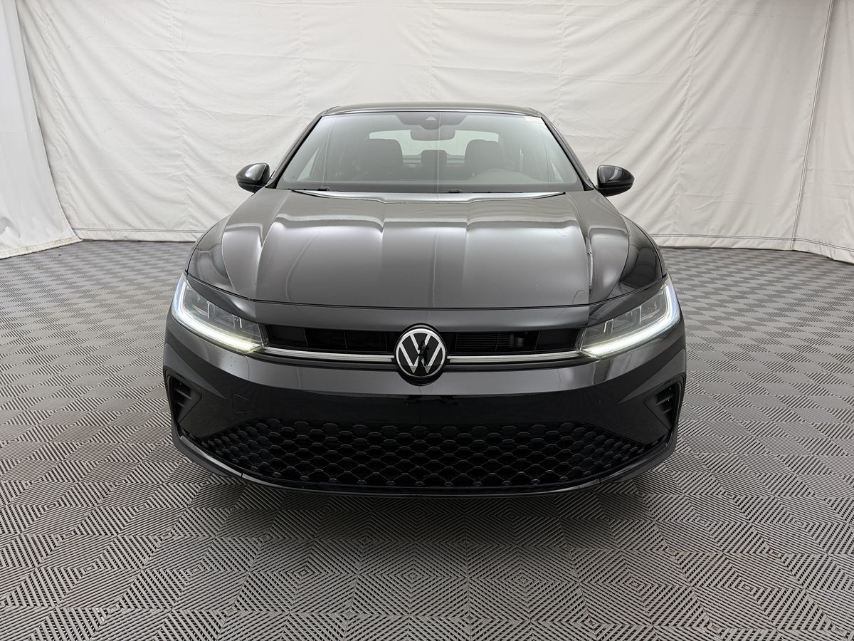 2025 Volkswagen Jetta Sport photo 2