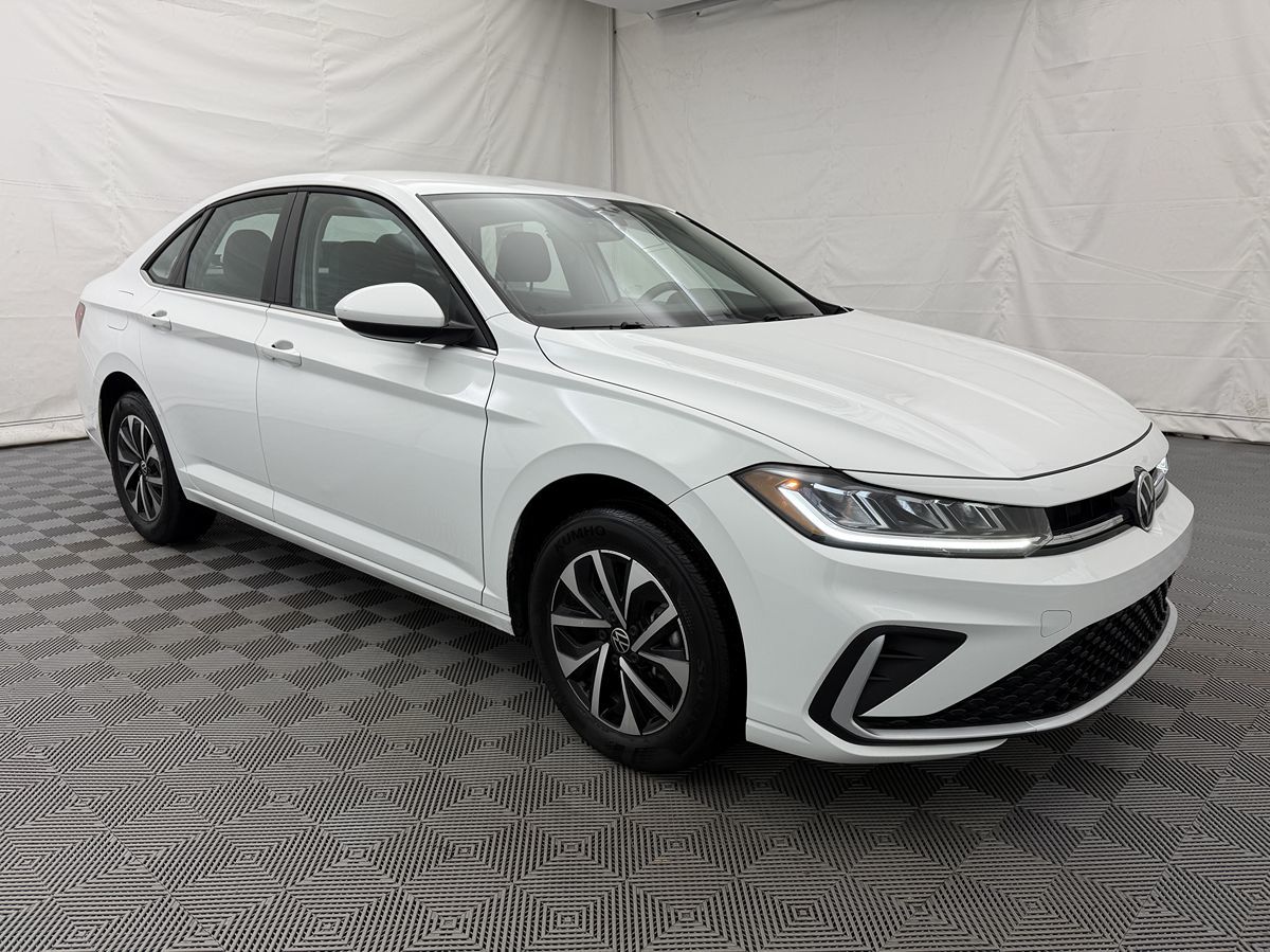 2025 Volkswagen Jetta Sport S photo 3