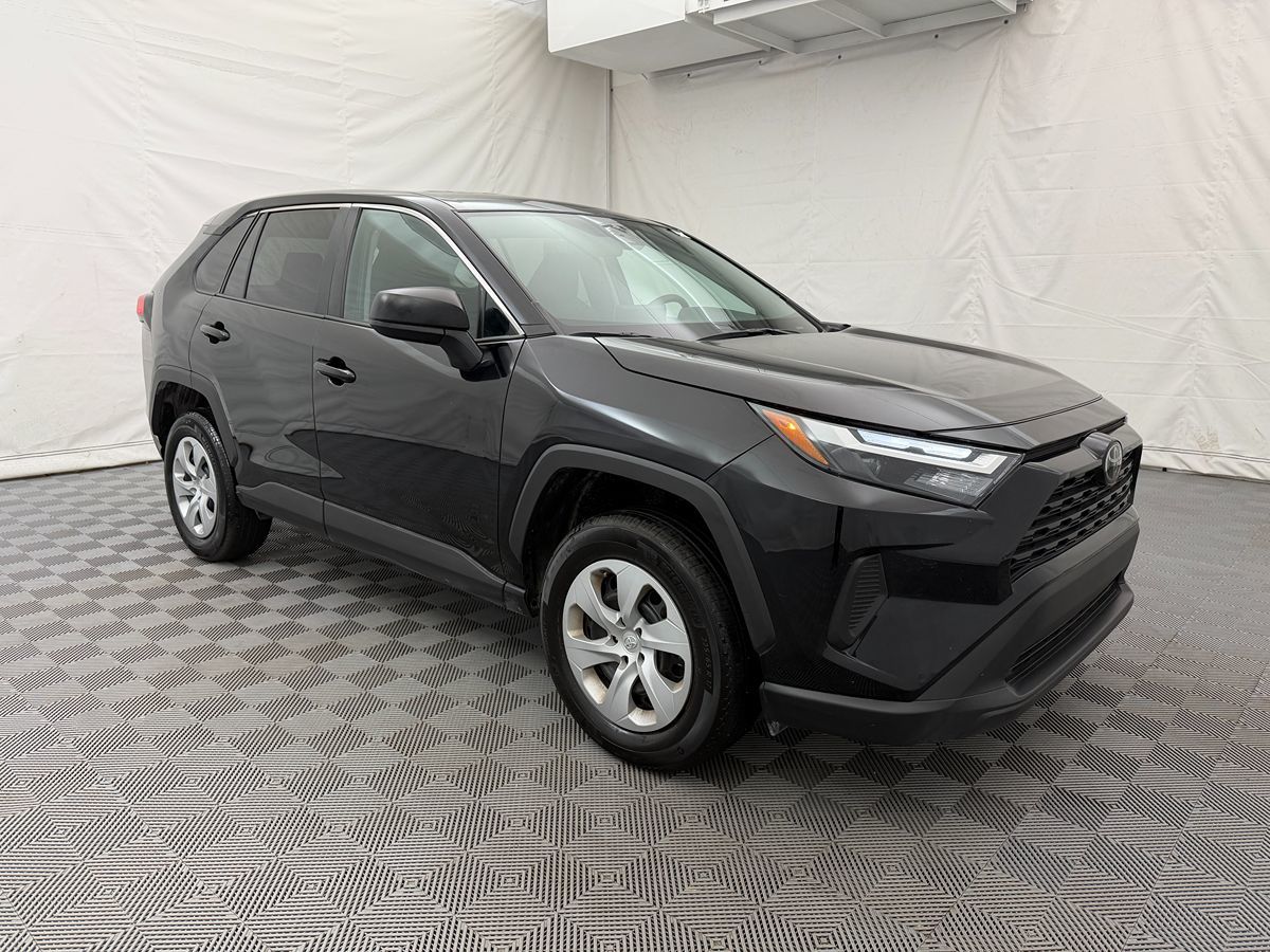 2025 Toyota RAV4 LE photo 2