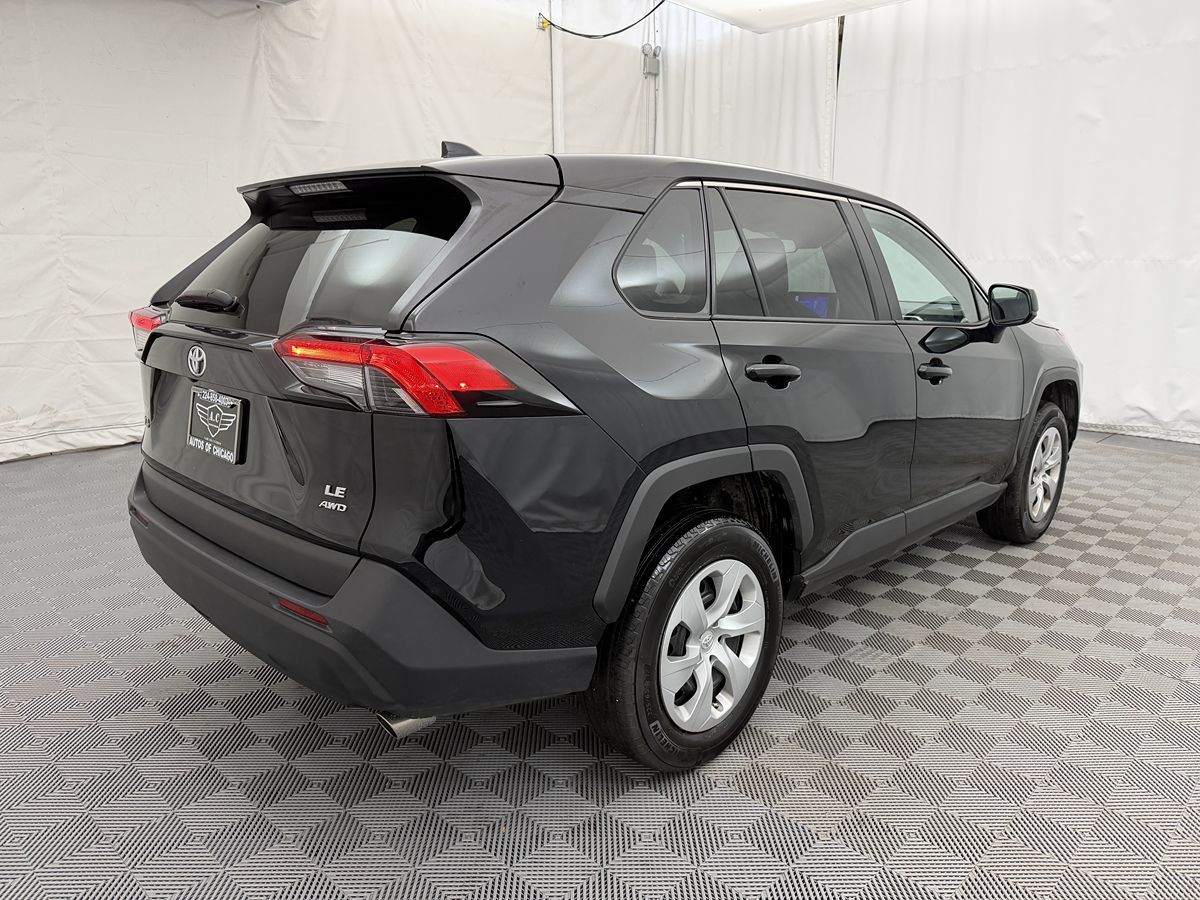 2025 Toyota RAV4 LE photo 3