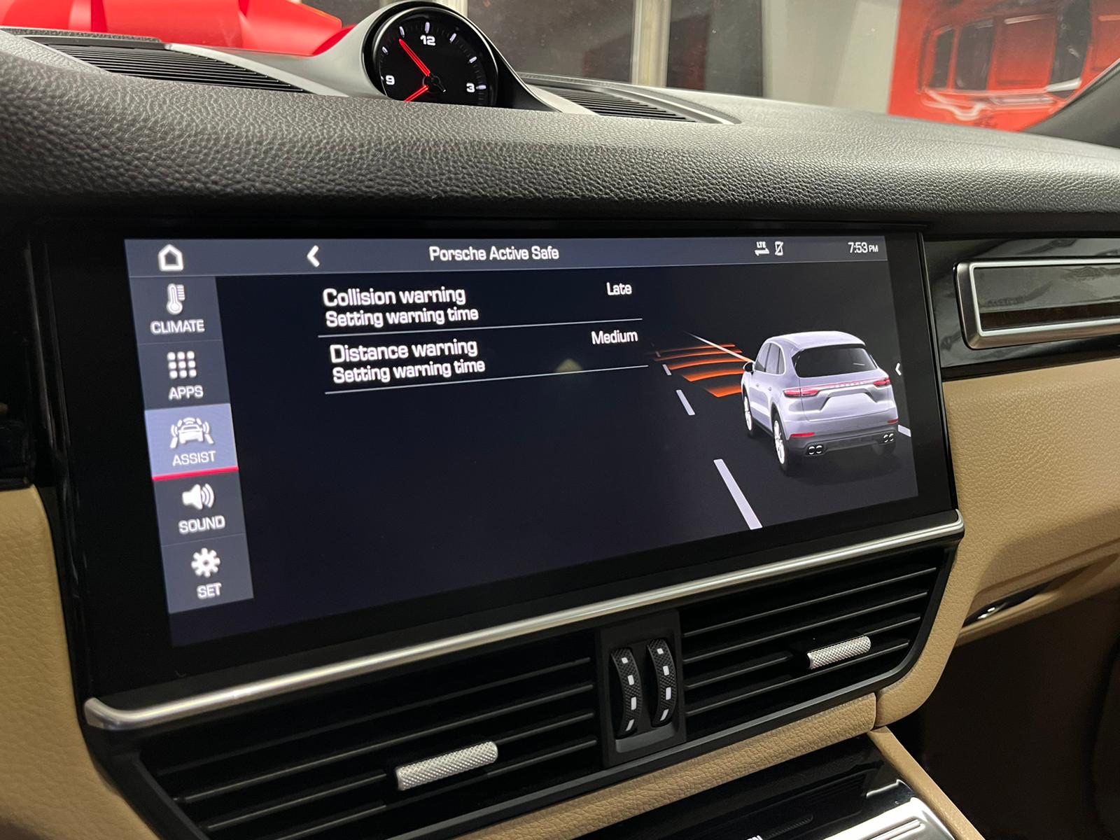 2019 Porsche Cayenne photo 9