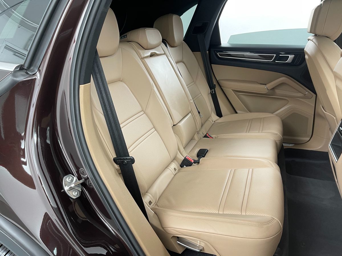 2019 Porsche Cayenne photo 21