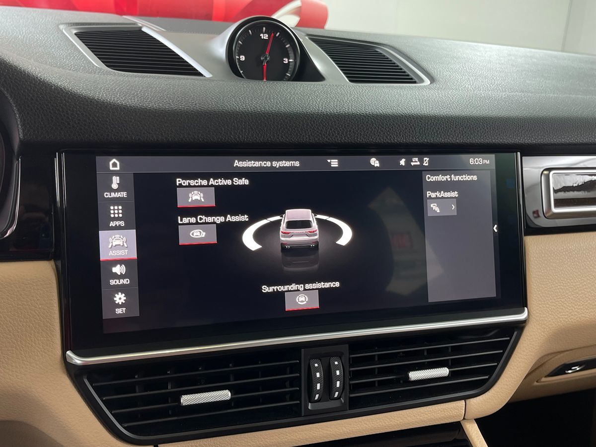 2019 Porsche Cayenne photo 14