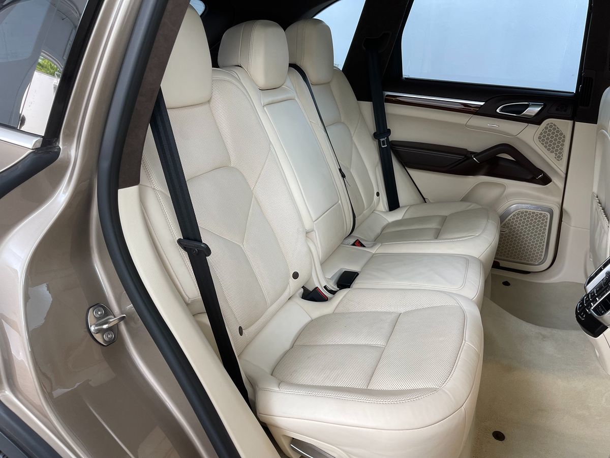 2017 Porsche Cayenne Turbo photo 22